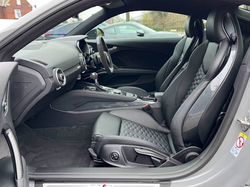 Audi TT RS   Registered:2022(22)