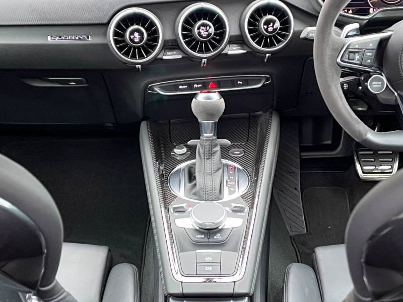 Audi TT RS   Registered:2022(22)