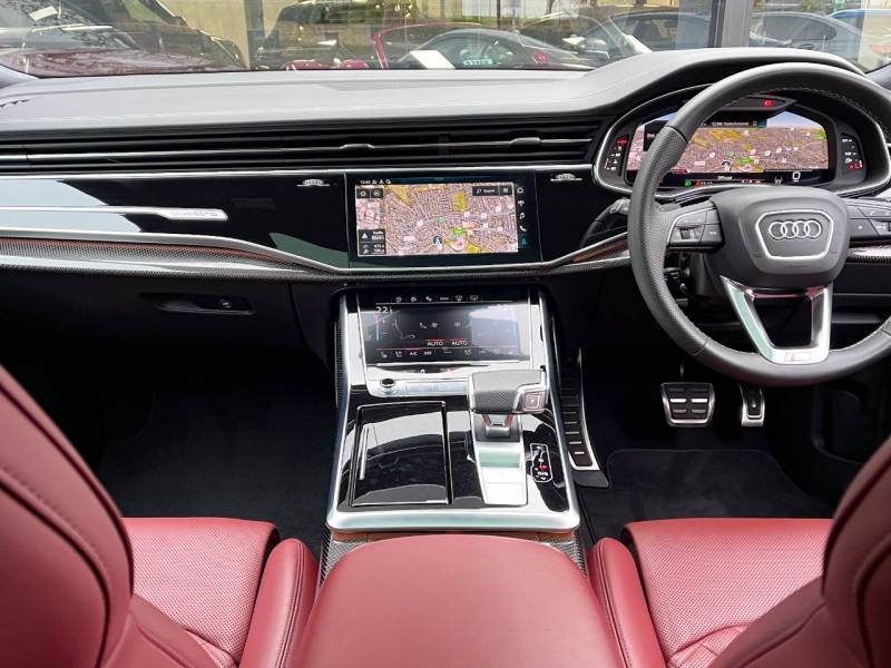 Audi SQ8   Registered:2023(23)