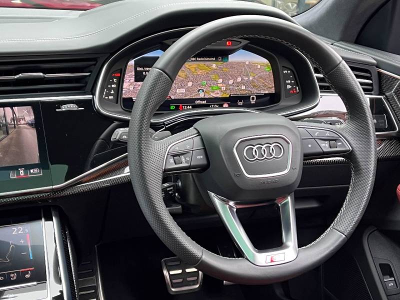 Audi SQ8   Registered:2023(23)