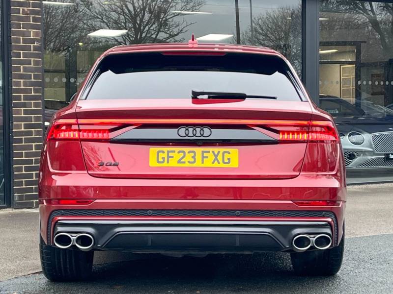 Audi SQ8   Registered:2023(23)