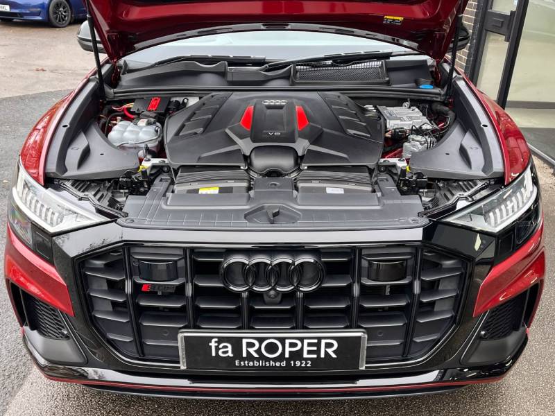 Audi SQ8   Registered:2023(23)