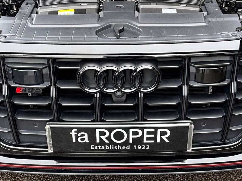 Audi SQ8   Registered:2023(23)