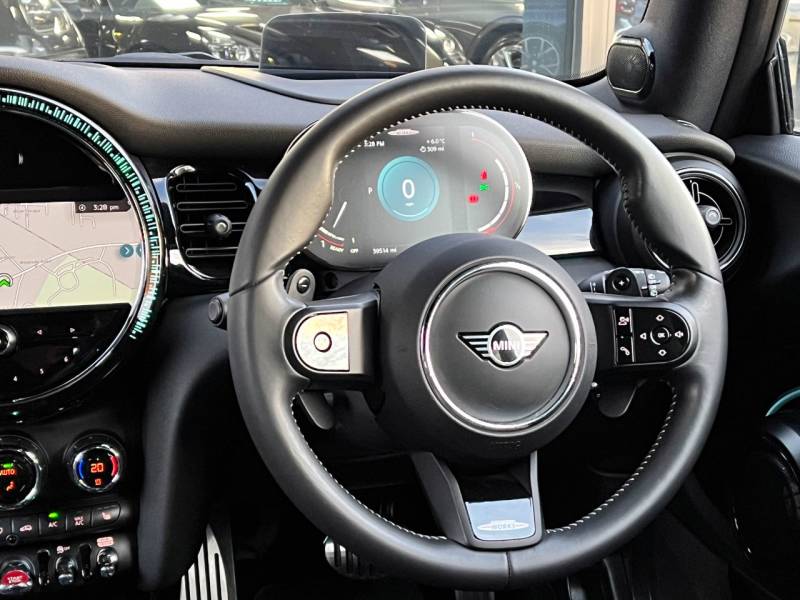 MINI Hatchback   Registered:2022(71)