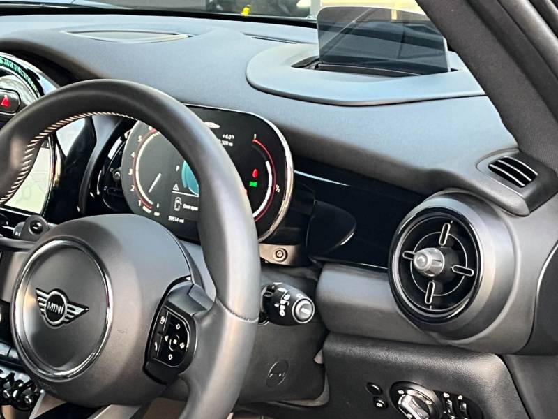 MINI Hatchback   Registered:2022(71)