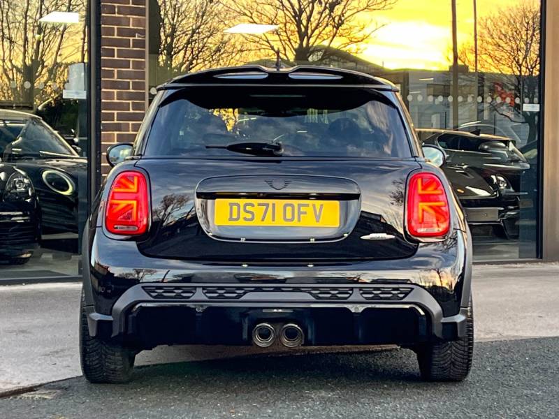 MINI Hatchback   Registered:2022(71)