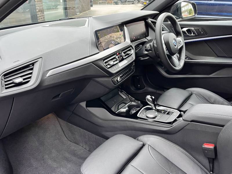 BMW 1 Series   Registered:2024(24)