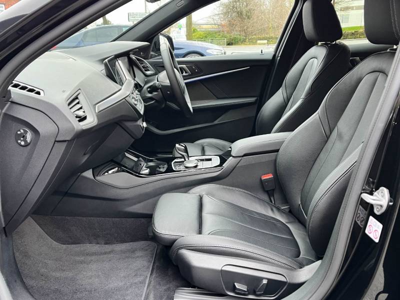 BMW 1 Series   Registered:2024(24)