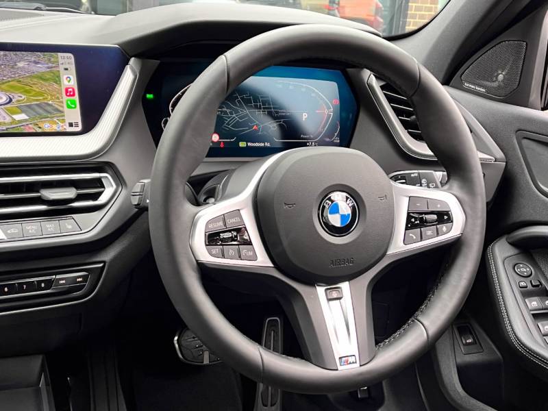 BMW 1 Series   Registered:2024(24)