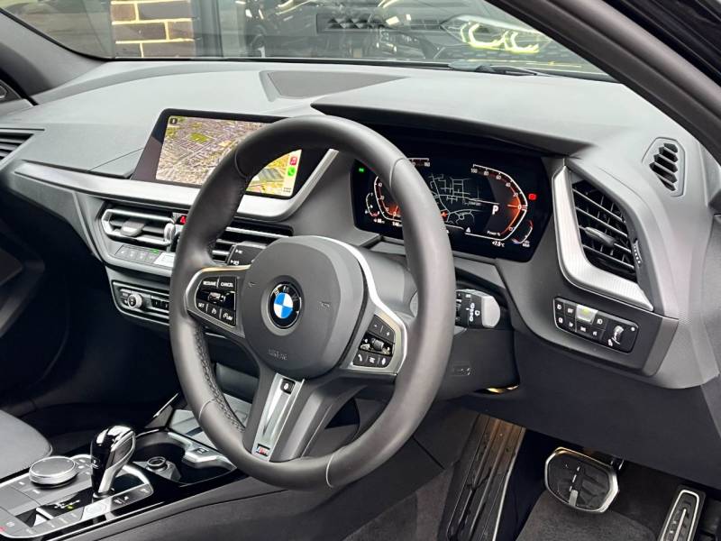 BMW 1 Series   Registered:2024(24)