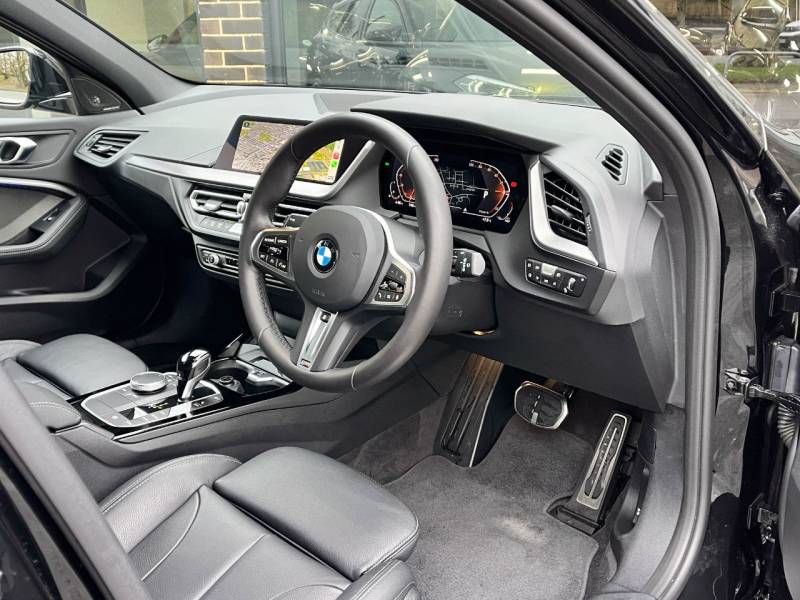 BMW 1 Series   Registered:2024(24)