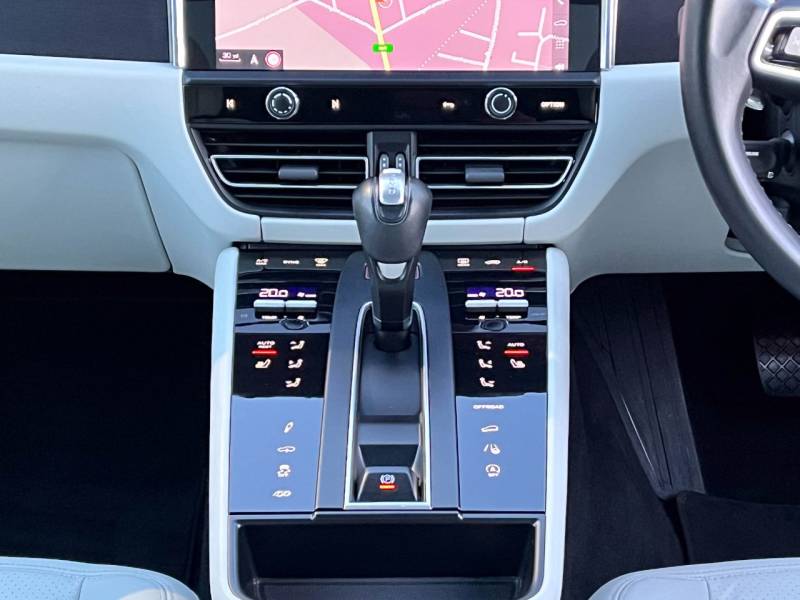 Porsche Macan   Registered:2023(23)