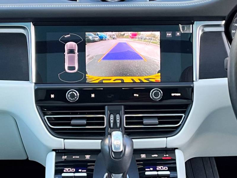 Porsche Macan   Registered:2023(23)