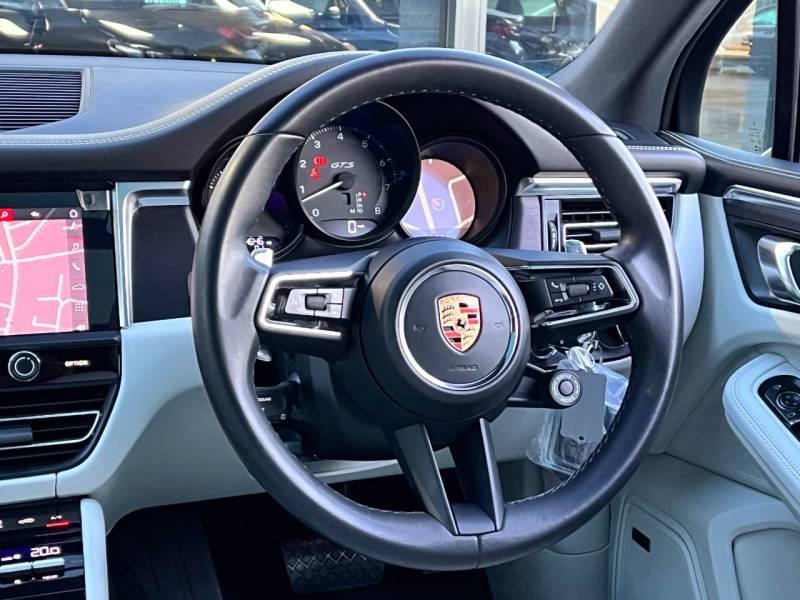 Porsche Macan   Registered:2023(23)