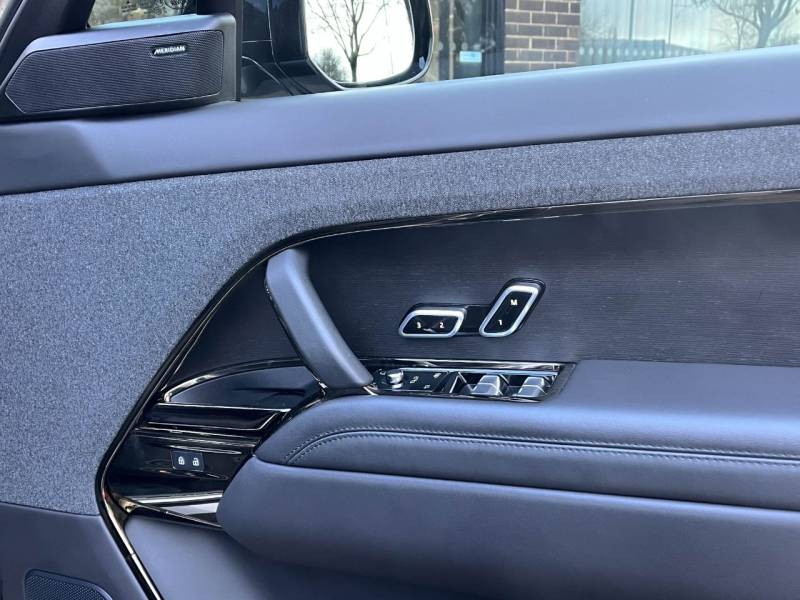 Land Rover Range Rover Sport   Registered:2023(72)