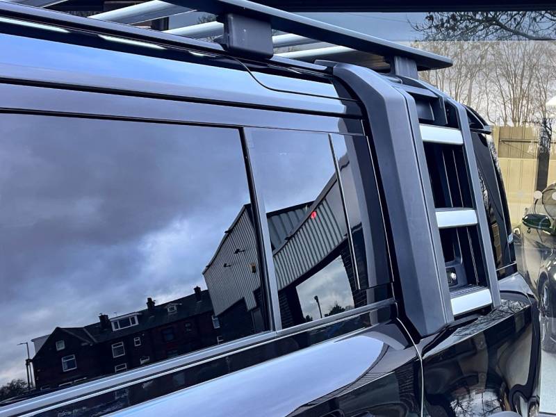 Land Rover Defender   Registered:2022(22)