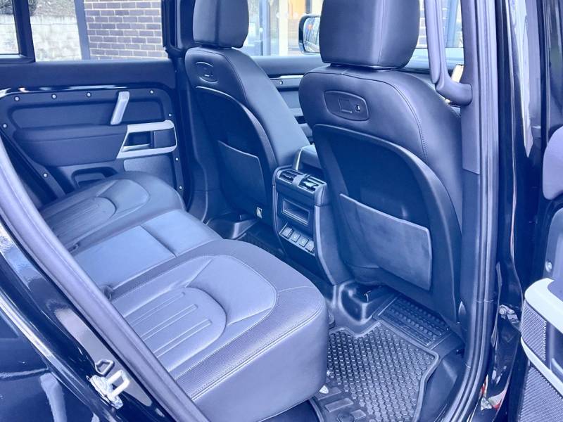 Land Rover Defender   Registered:2022(22)