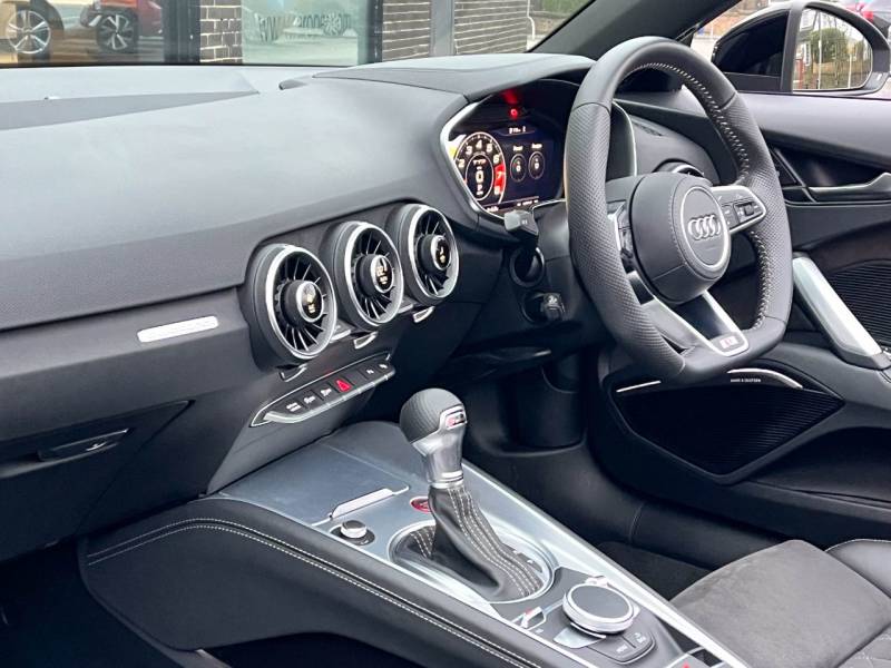 Audi TTS RoaDSter   Registered:2023(23)