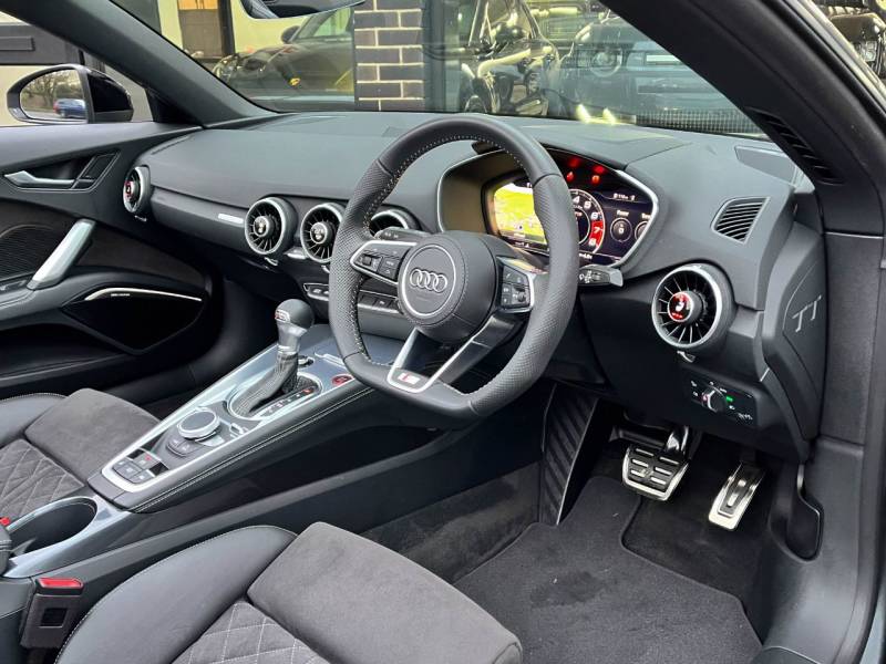 Audi TTS RoaDSter   Registered:2023(23)