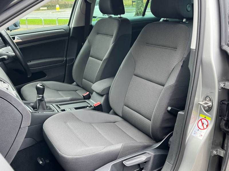 Volkswagen Golf   Registered:2020(20)