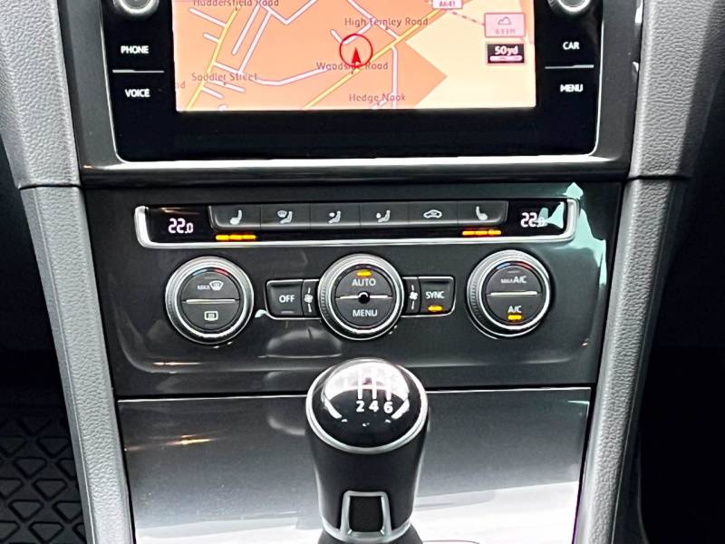 Volkswagen Golf   Registered:2020(20)