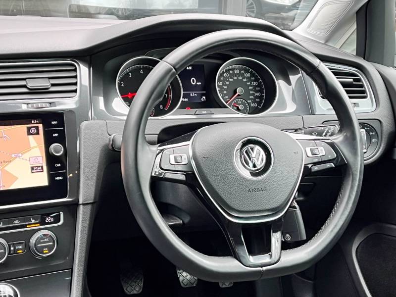 Volkswagen Golf   Registered:2020(20)