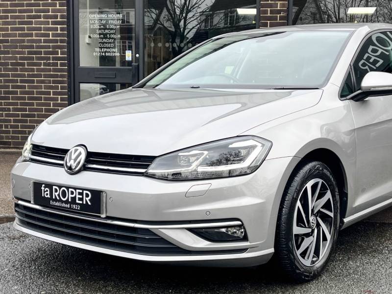 Volkswagen Golf   Registered:2020(20)