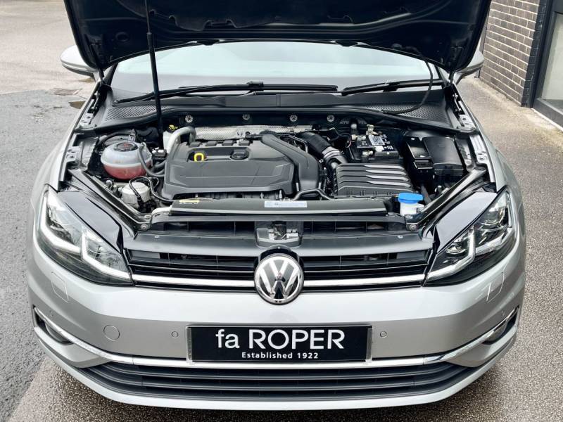 Volkswagen Golf   Registered:2020(20)