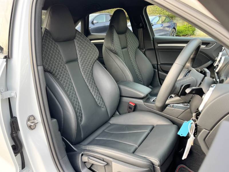 Audi S3 Saloon   Registered:2019(19)