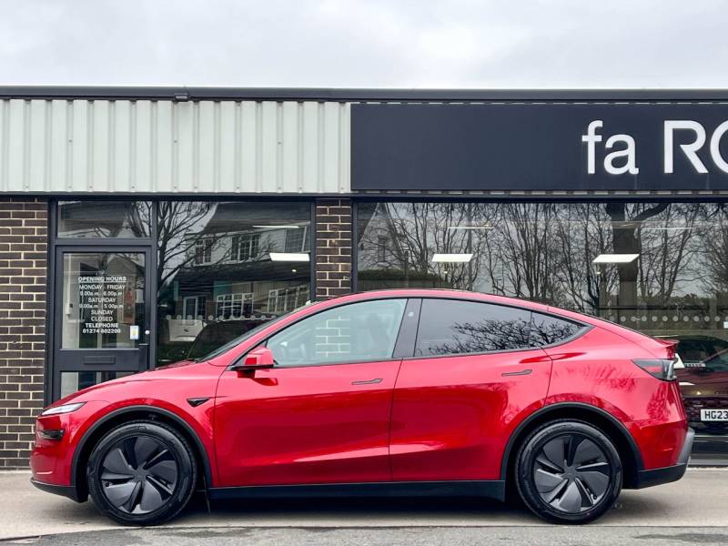 Tesla Model Y   Registered:2025(75)