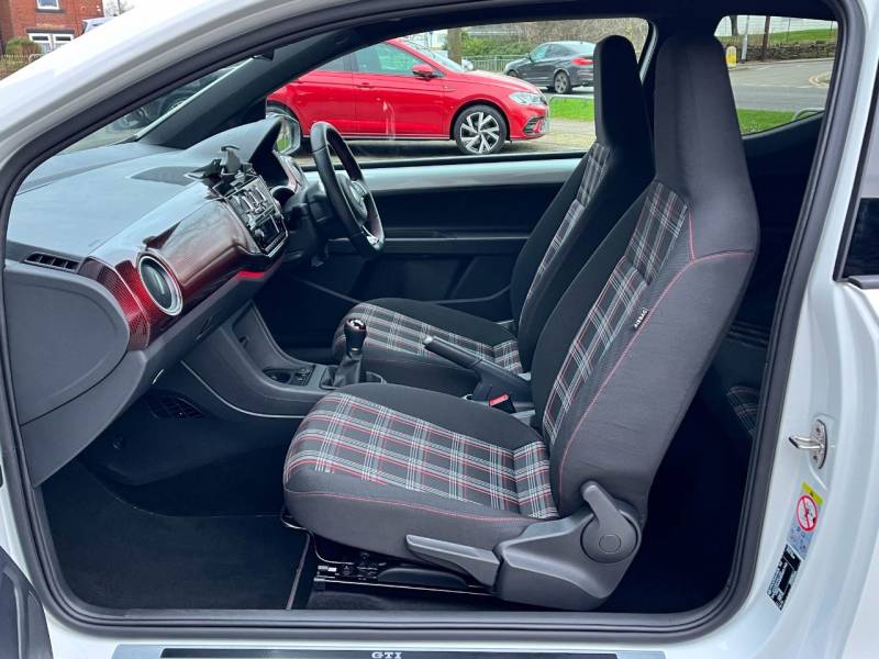 Volkswagen Up   Registered:2022(22)