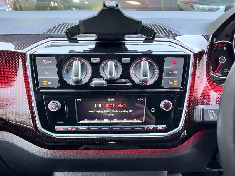 Volkswagen Up   Registered:2022(22)