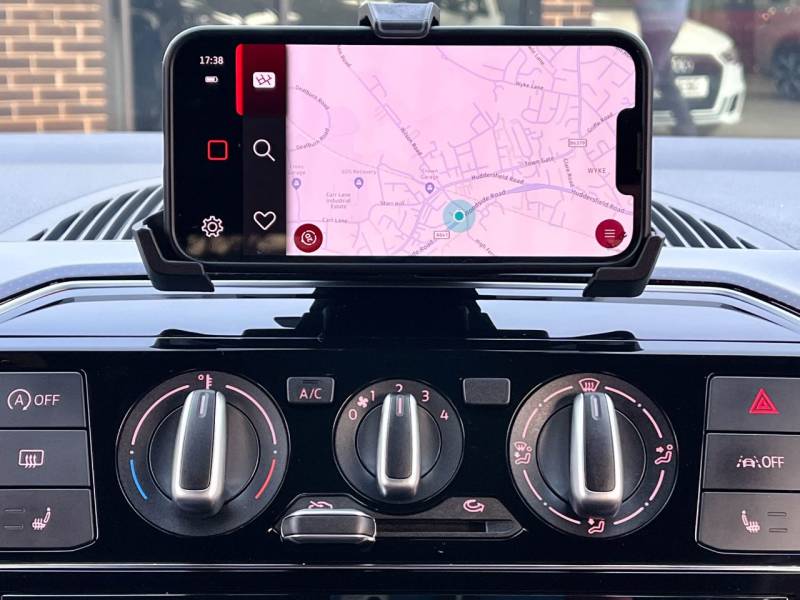 Volkswagen Up   Registered:2022(22)