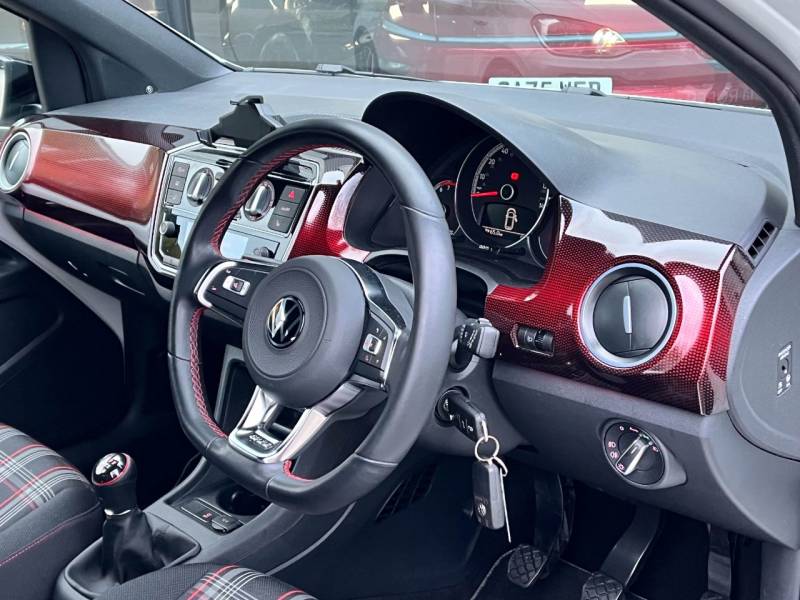 Volkswagen Up   Registered:2022(22)