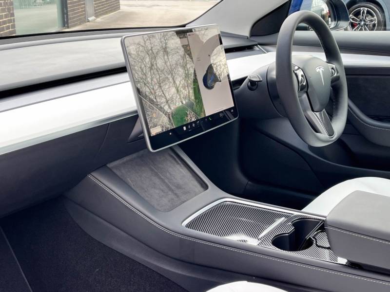 Tesla Model 3   Registered:2021(21)