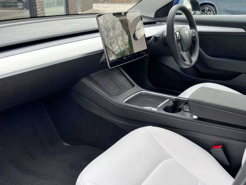 Tesla Model 3   Registered:2021(21)