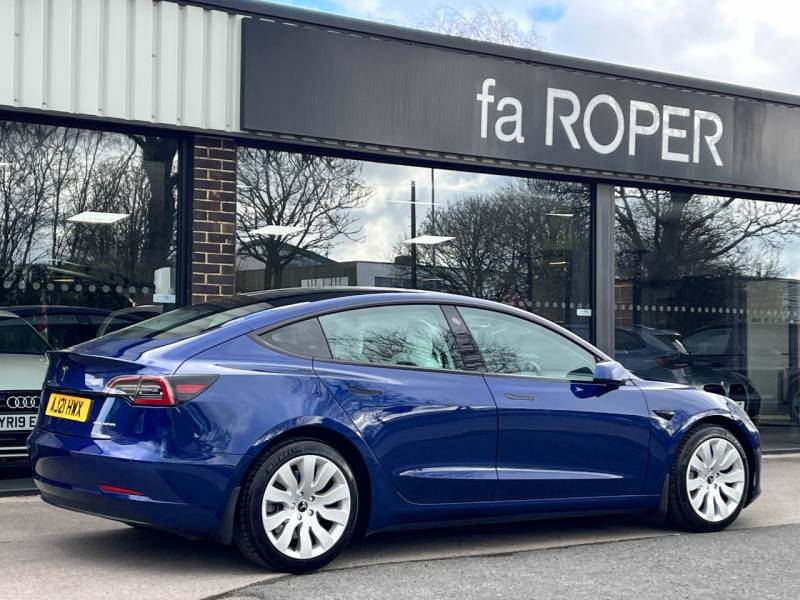 Tesla Model 3   Registered:2021(21)