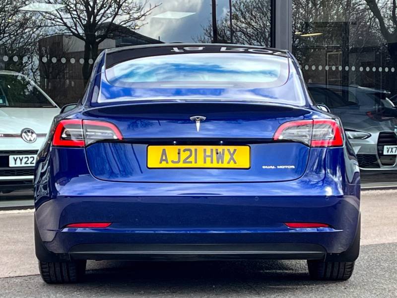 Tesla Model 3   Registered:2021(21)