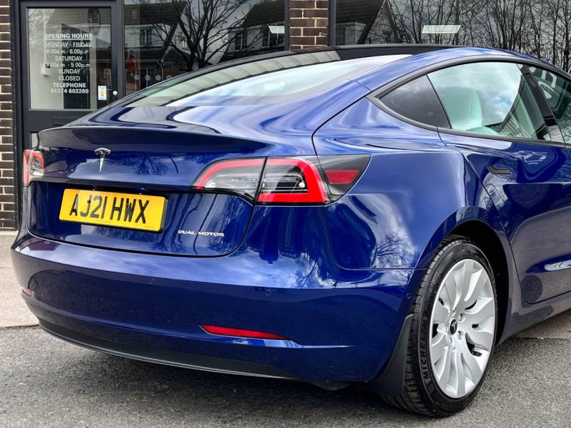 Tesla Model 3   Registered:2021(21)