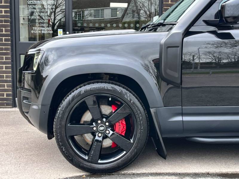 Land Rover Defender 110   Registered:2021(21)