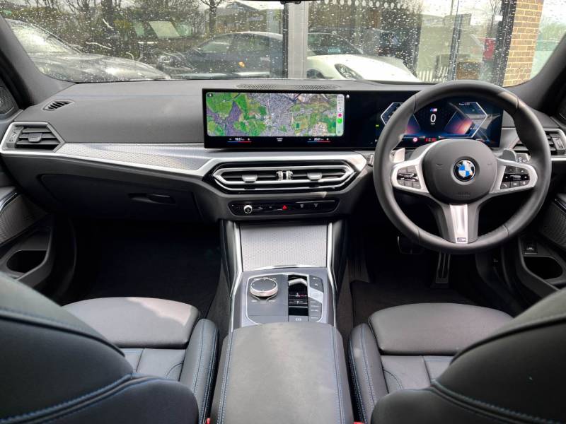 BMW 3 Series   Registered:2024(24)