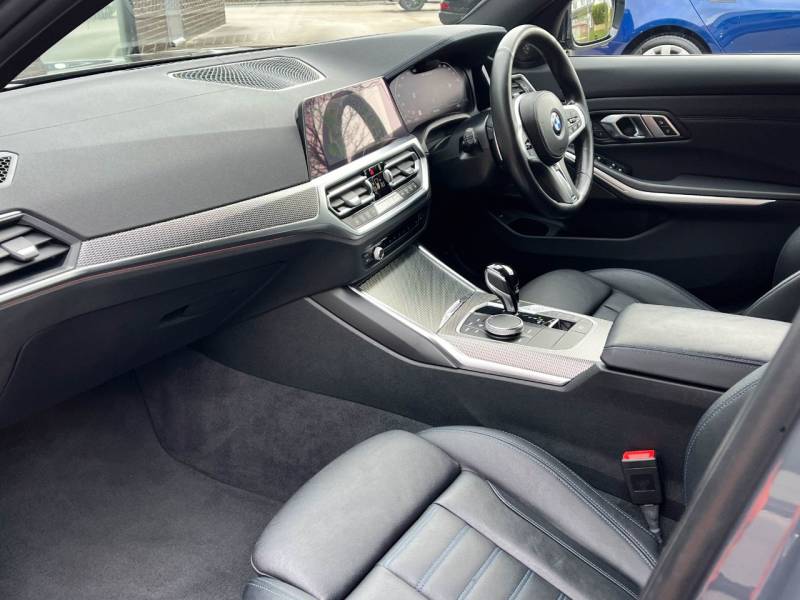 BMW 3 Series   Registered:2021(21)