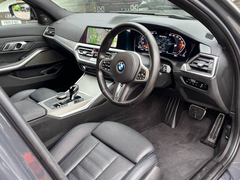 BMW 3 Series   Registered:2021(21)