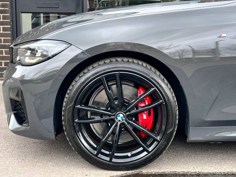 BMW 3 Series   Registered:2021(21)