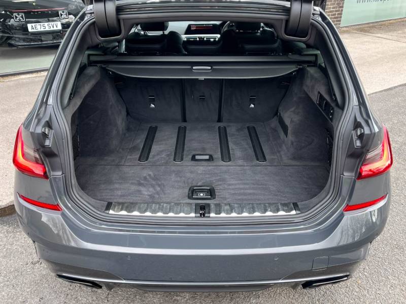 BMW 3 Series   Registered:2021(21)