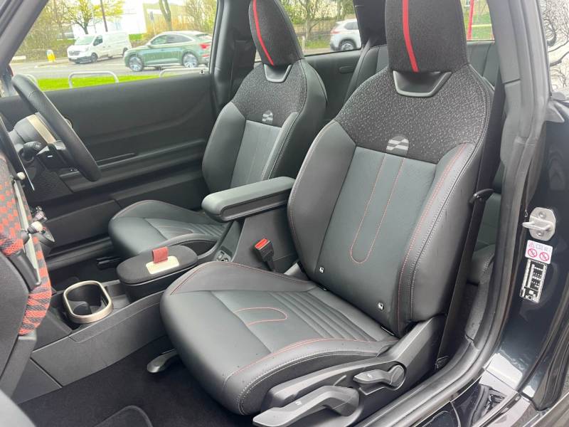 MINI Cooper   Registered:2024(24)