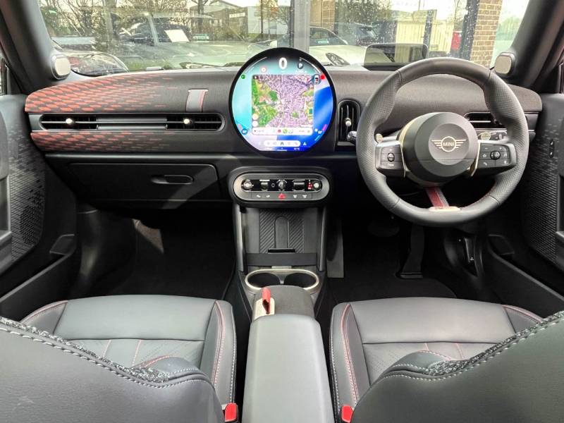 MINI Cooper   Registered:2024(24)