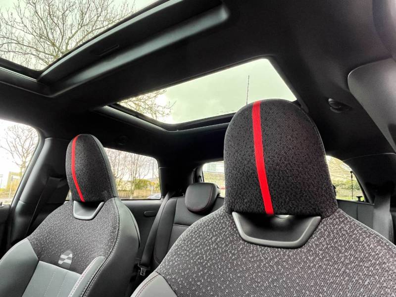 MINI Cooper   Registered:2024(24)