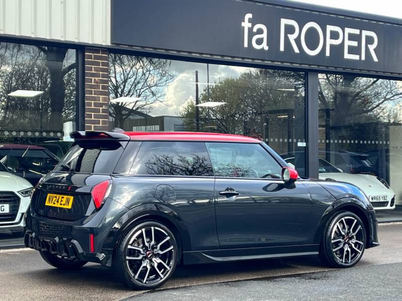 MINI Cooper   Registered:2024(24)