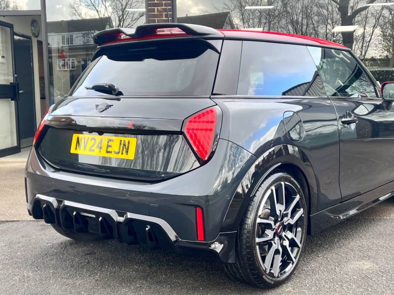 MINI Cooper   Registered:2024(24)